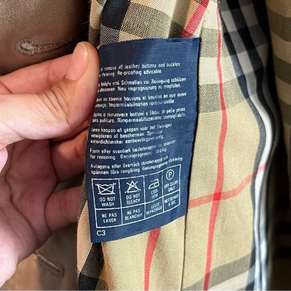 BURBERRY VINTAGE CLASSIC NOVA CHECK LINED TRENCH COAT - Picture 10 of 16